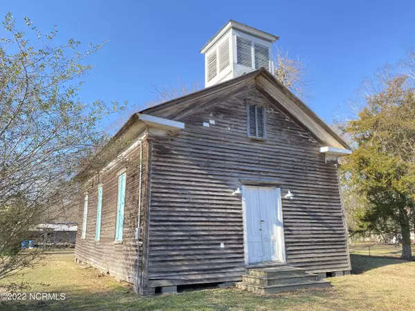 302 N South ST, Hamilton, NC 27840