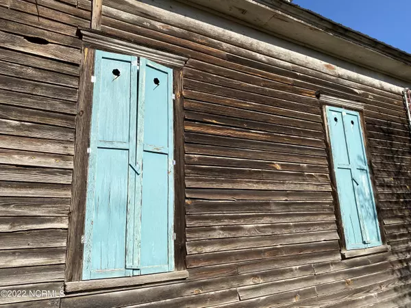 Hamilton, NC 27840,302 N South ST