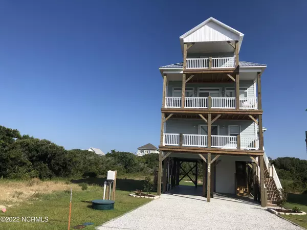 318 N Topsail DR, Surf City, NC 28445