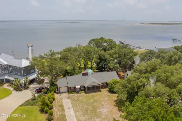 304 River Drive, Southport, NC 28461