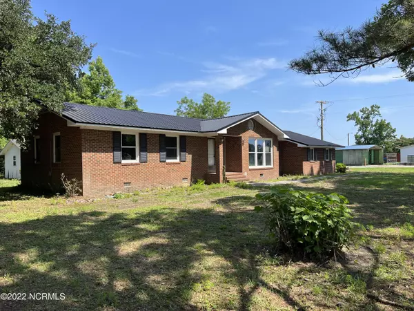 3630 Nc 41, Wallace, NC 28466