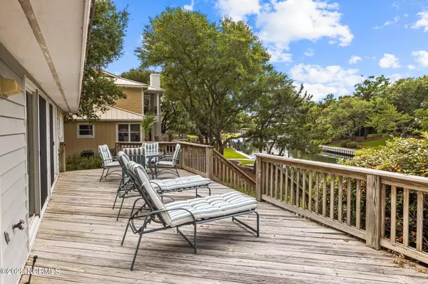 Pine Knoll Shores, NC 28512,111 Cedar RD