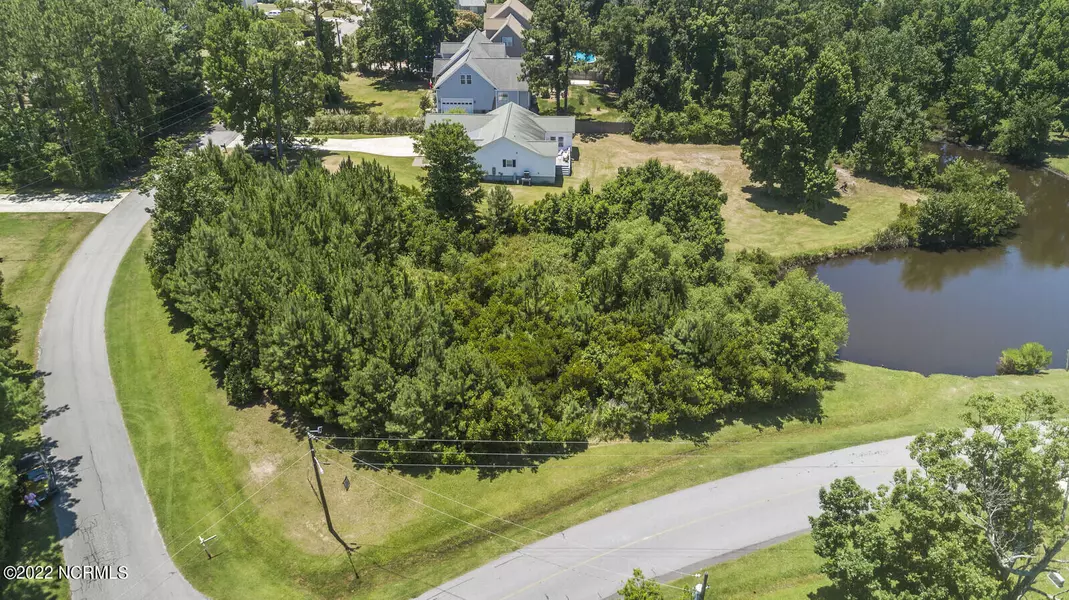 566 Chadwick Shores Drive, Sneads Ferry, NC 28460