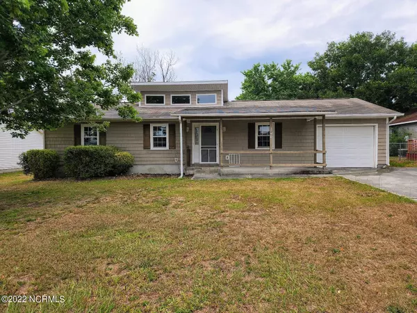 Hubert, NC 28539,208 Cinnamon Drive