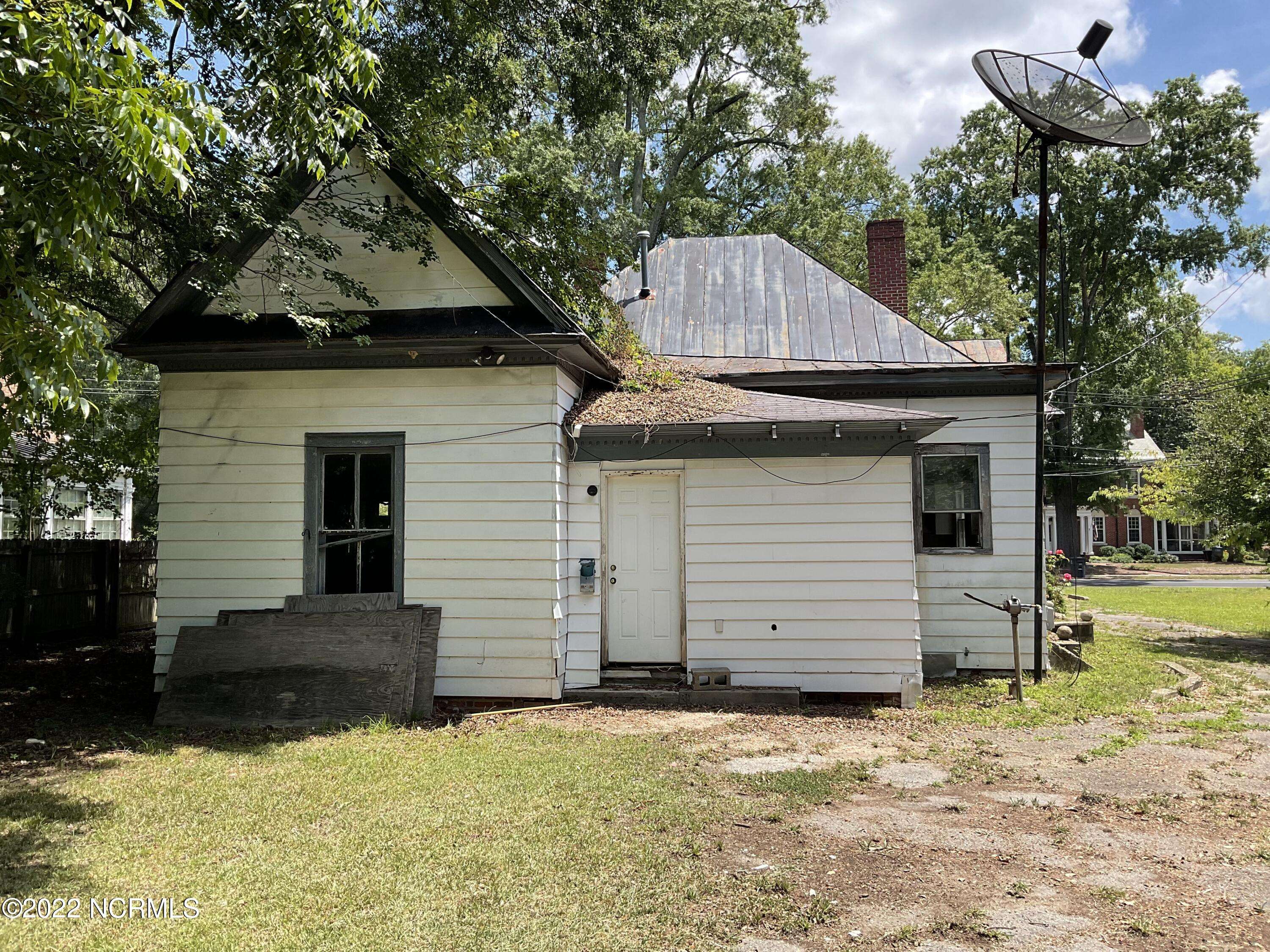 Rocky Mount, NC 27804,526 Falls RD
