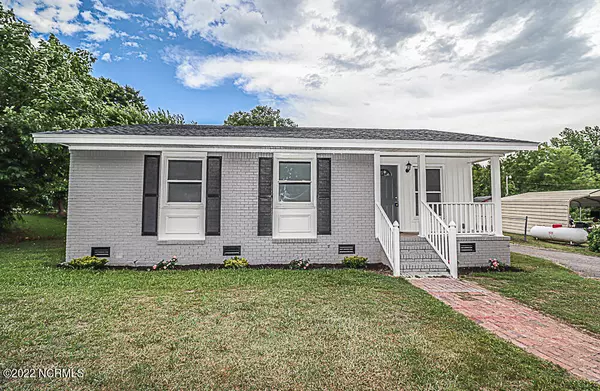 1005 S Alston ST, Nashville, NC 27856
