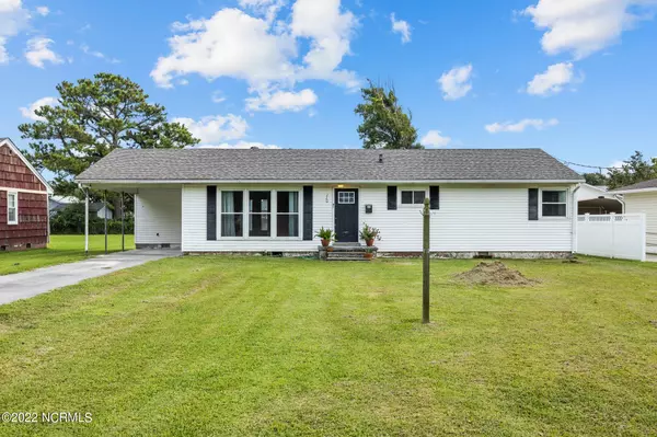 110 Crescent DR, Beaufort, NC 28516