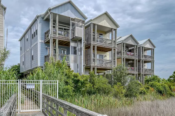 212 Bridgeview CT #B,  Surf City,  NC 28445