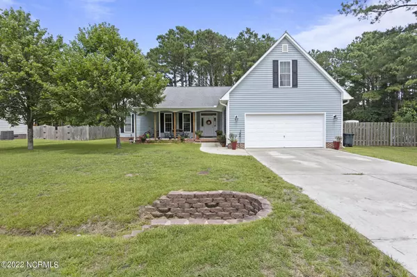 204 Egret Point Drive, Sneads Ferry, NC 28460