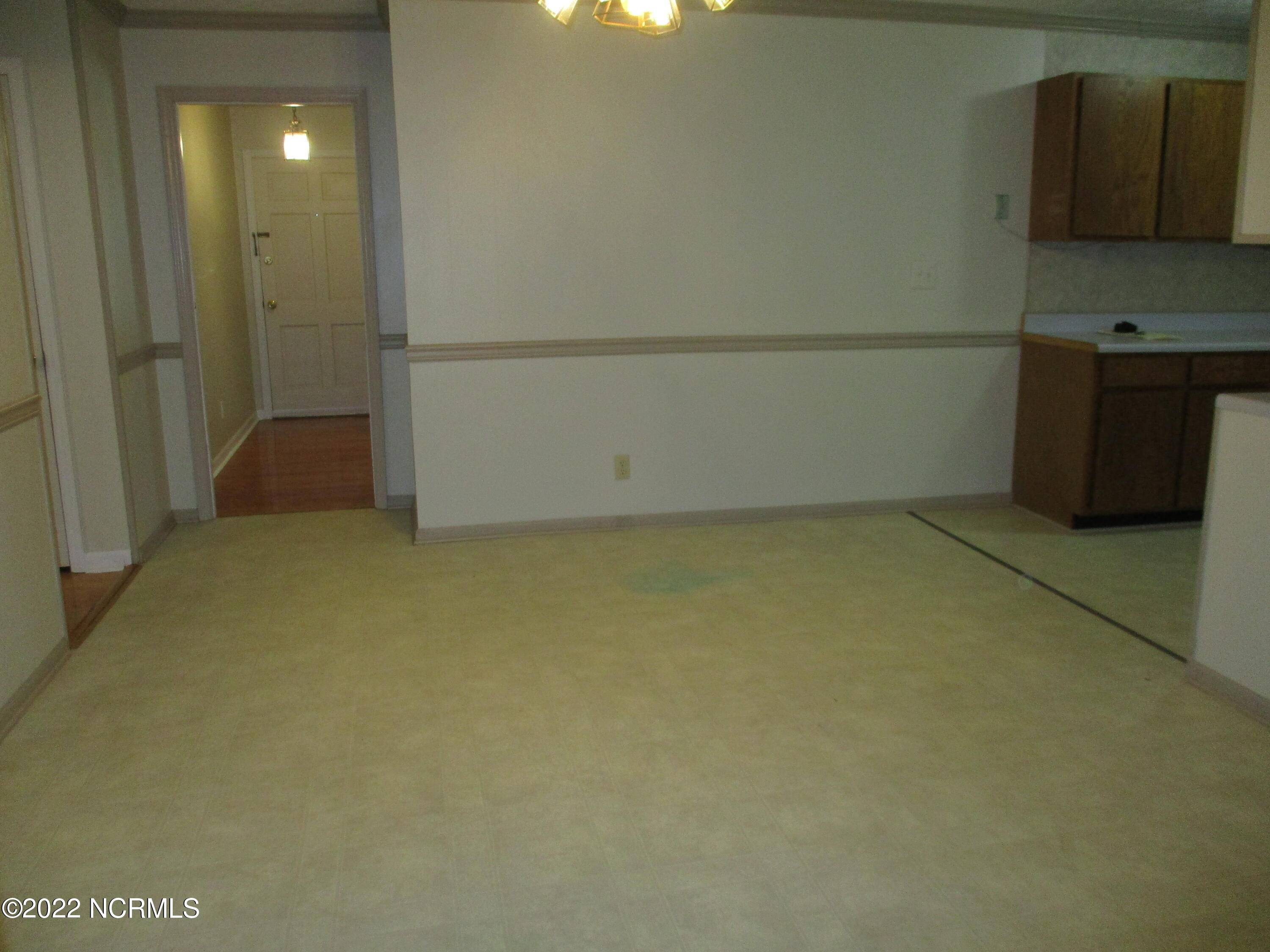 Laurinburg, NC 28352,906 E Scotsdale RD