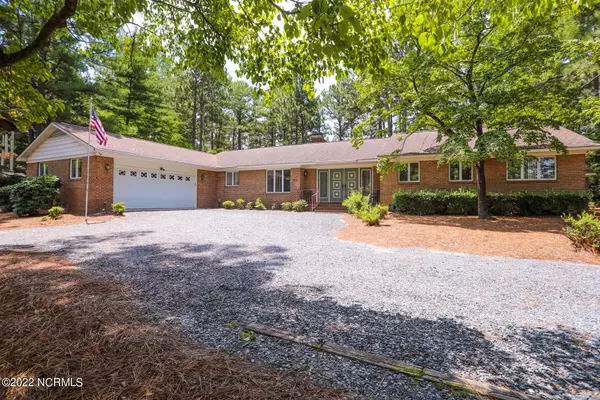 91 Pine Ridge Drive, Whispering Pines, NC 28327