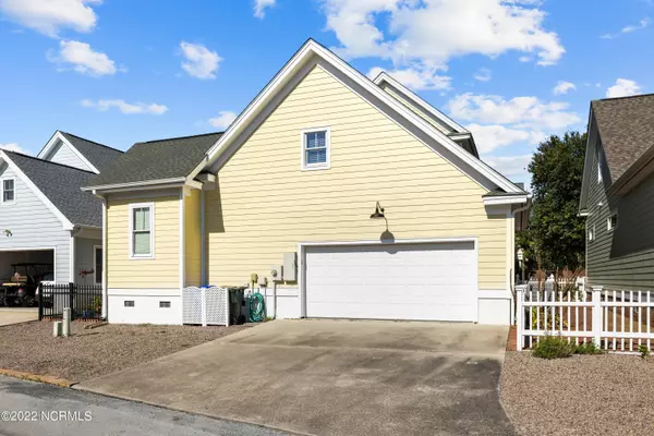 Beaufort, NC 28516,117 Carrot Island LN