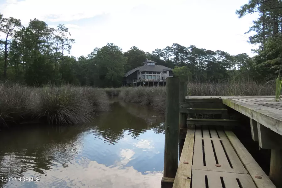 106 Pier Point Road N, Oriental, NC 28571