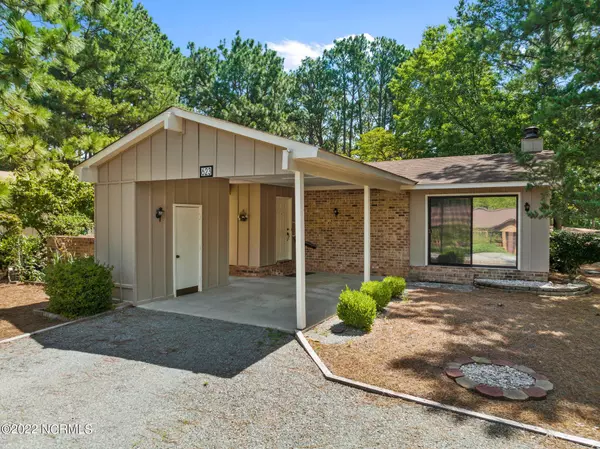 623 Redwood DR, Southern Pines, NC 28387