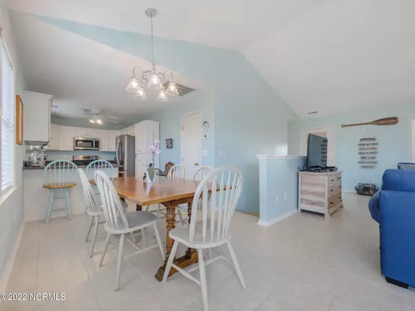 Surf City, NC 28445,612 S Topsail Drive