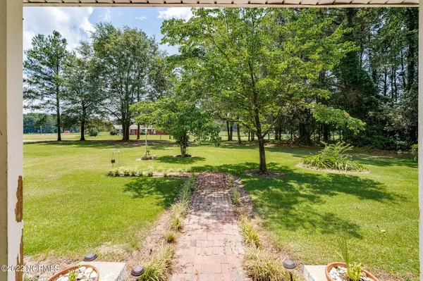 Kenansville, NC 28349,1175 E Wards Bridge RD