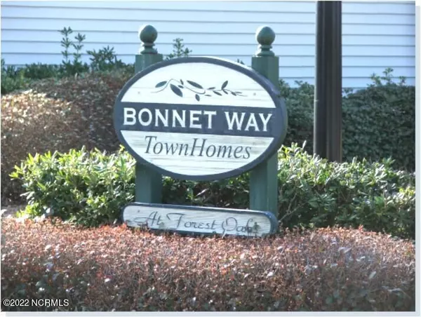 Southport, NC 28461,272 Bonnet Way SE