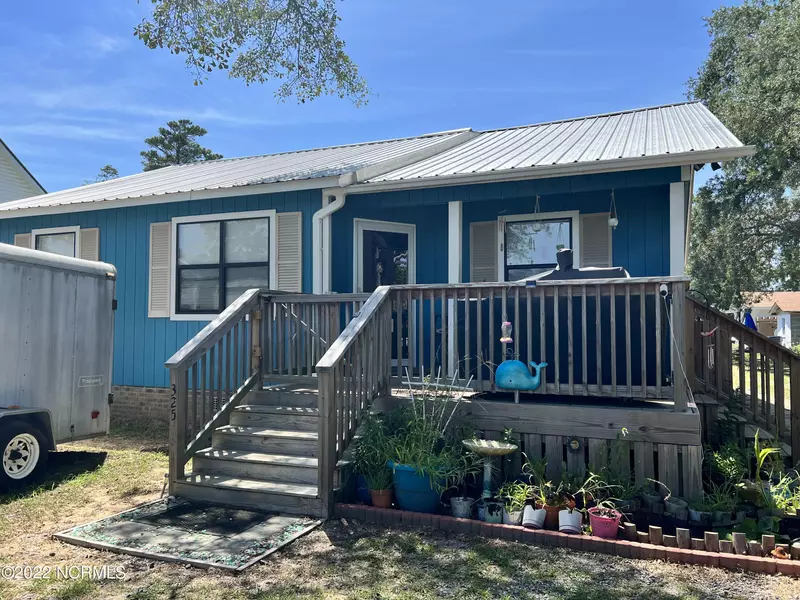 325 NE 60th ST, Oak Island, NC 28465