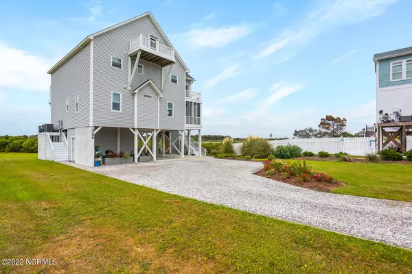 North Topsail Beach, NC 28460,3589 Island DR