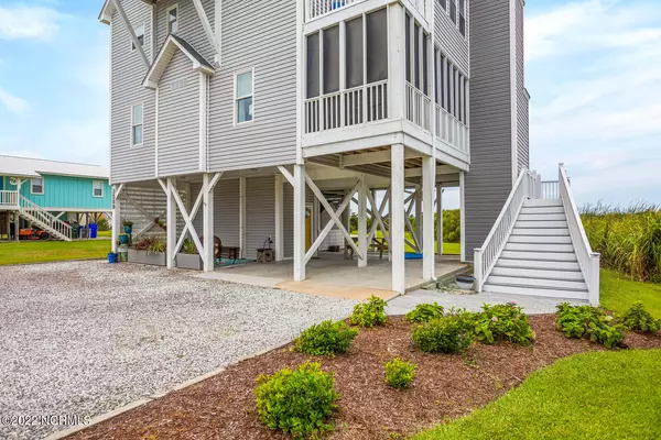 North Topsail Beach, NC 28460,3589 Island Drive