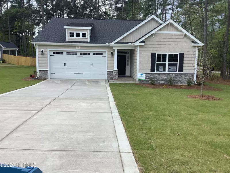 300 Pine Laurel DR, Carthage, NC 28327