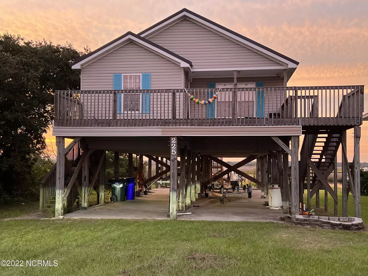 North Topsail Beach, NC 28460,225 Makepeace ST