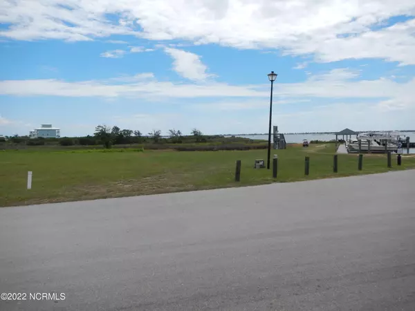 215 Bow Spray Drive, Newport, NC 28570