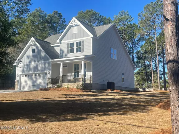 Southern Pines, NC 28387,720 Fairway DR