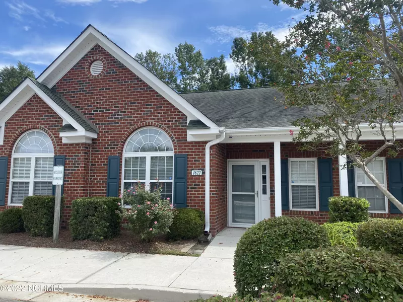 1622 Honeybee LN, Wilmington, NC 28412