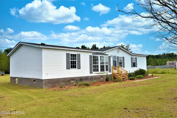 2676 White Oak River RD, Maysville, NC 28555