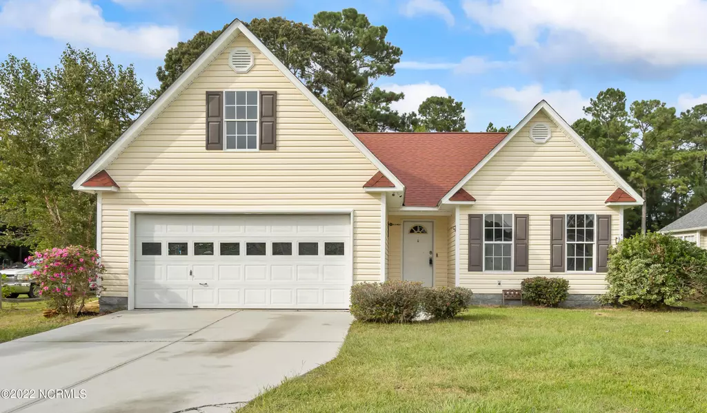 516 Blackberry CT, Hubert, NC 28539