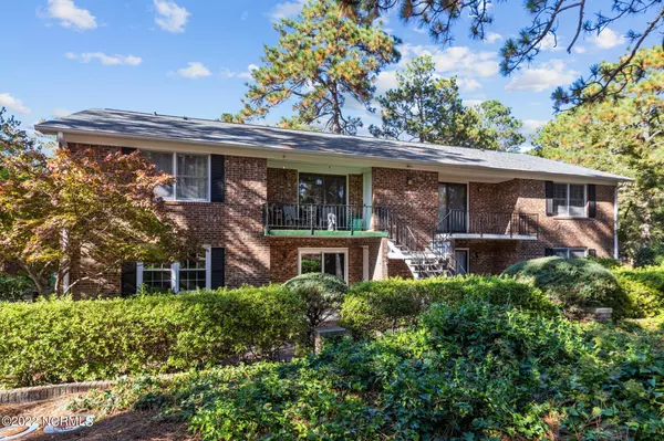 Southern Pines, NC 28387,325 Driftwood CIR #B