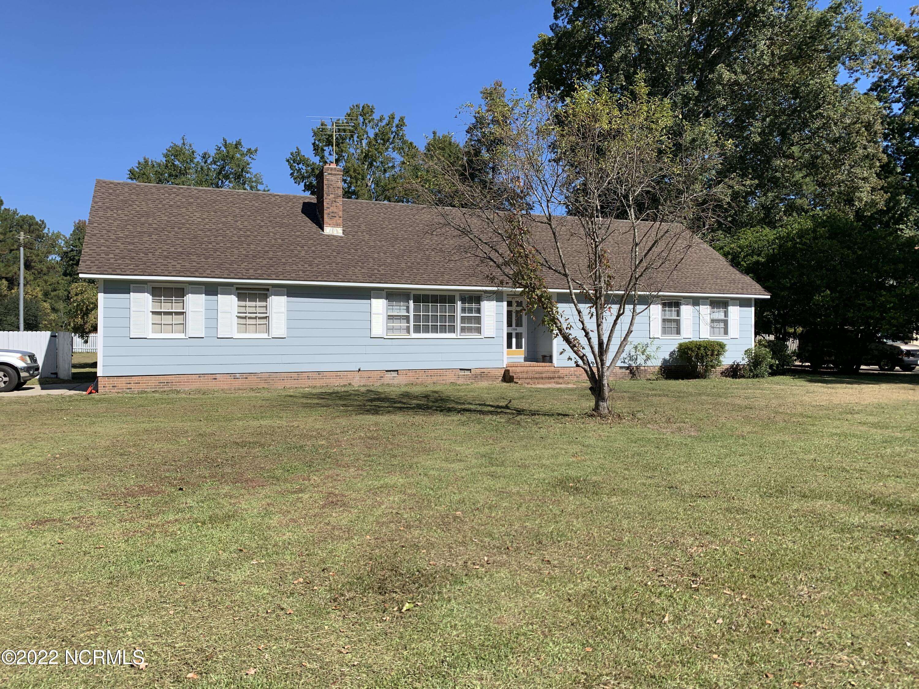 1308 Woodburn RD, Laurinburg, NC 28352