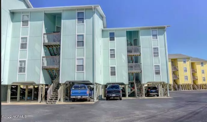 Surf City, NC 28445,918 N New River Drive #311