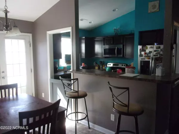 Richlands, NC 28574,300 Strut LN