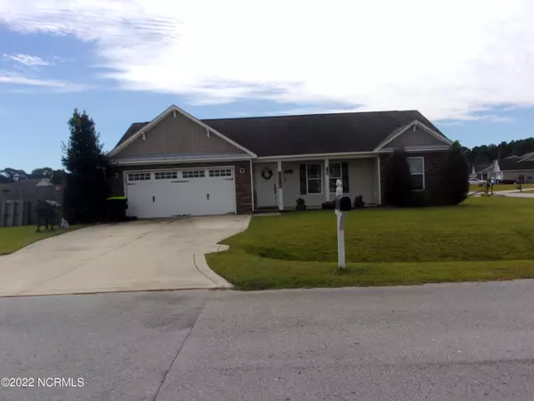 300 Strut LN, Richlands, NC 28574