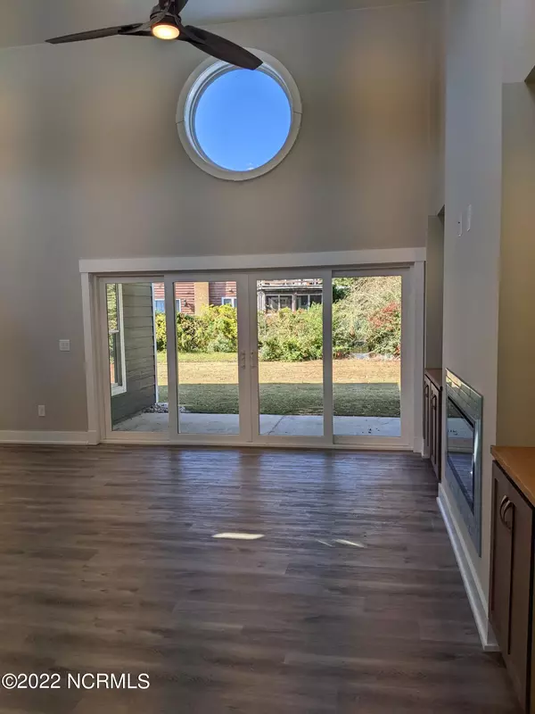 Kill Devil Hills, NC 27948,604 Harmony LN