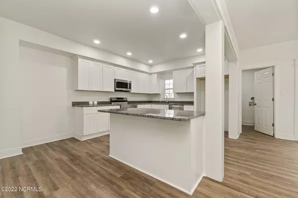 604 Mcpherson ST, Elizabeth City, NC 27909