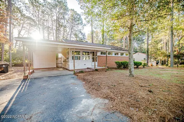 Southern Pines, NC 28387,401 Crestview Road