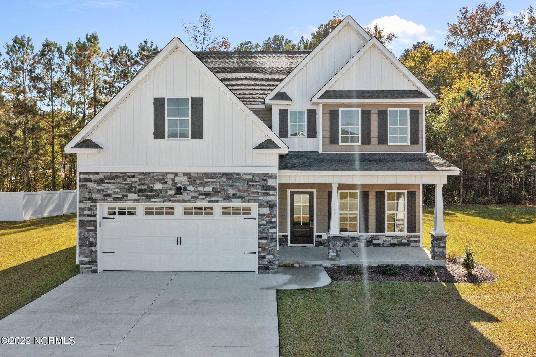 611 Megan DR, Greenville, NC 27834