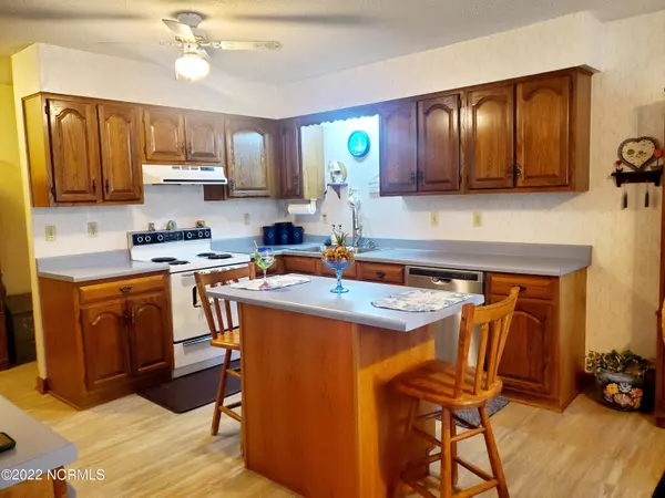 Elizabeth City, NC 27909,104 Shanna DR