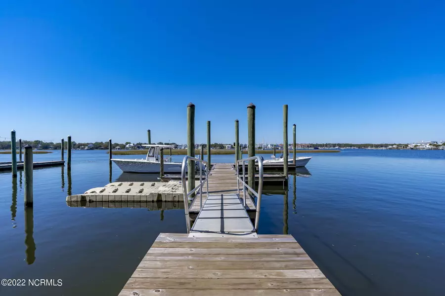 1305 Canal DR #5, Carolina Beach, NC 28428