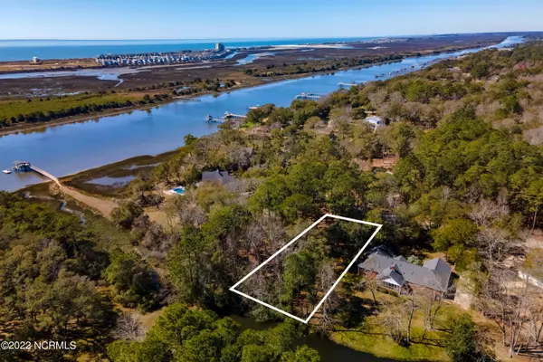 6695 Roberta Road SW, Ocean Isle Beach, NC 28469