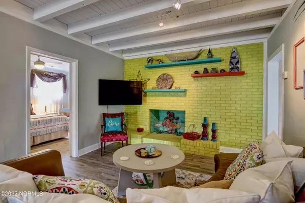 Oak Island, NC 28465,123 NE 79th ST