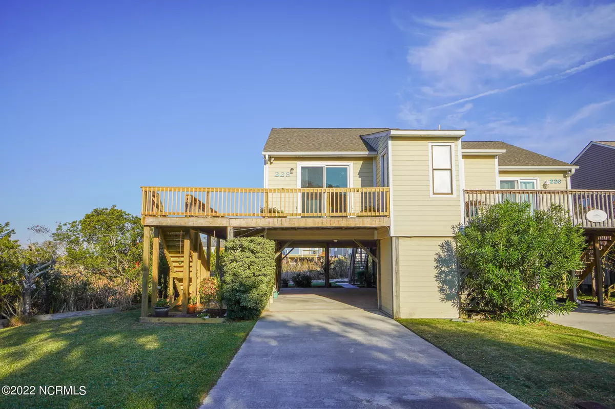 North Topsail Beach, NC 28460,228 Bayview DR