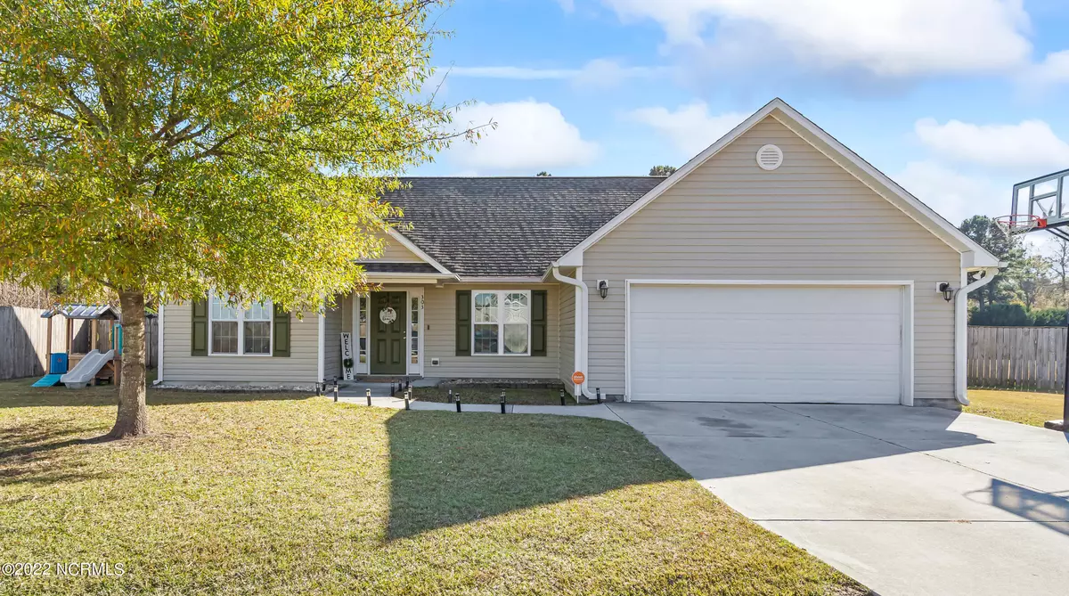 Richlands, NC 28574,303 Cherry Blossom CT