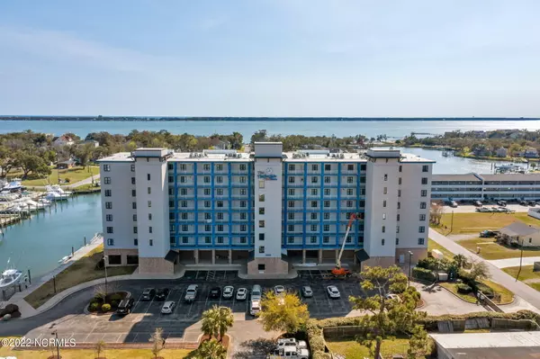 4425 Arendell Street #306, Morehead City, NC 28557