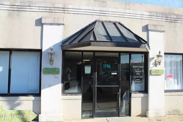 Pinetops, NC 27864,118 W Hamlet ST