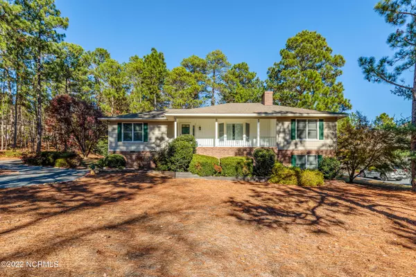 109 Winsford CIR, West End, NC 27376