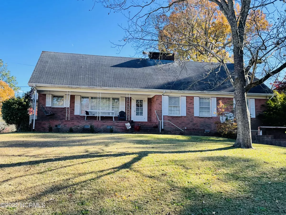 Williamston, NC 27892,304 E Simmons AVE